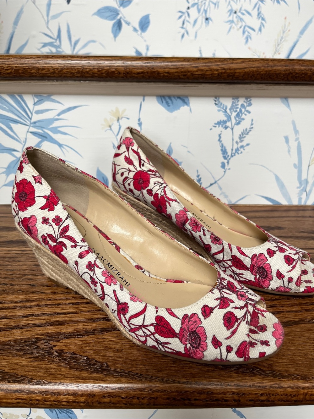 Isaac Mizrahi Red & Pink Floral Espadrille Jute Wedge Peep Toe Pumps 7